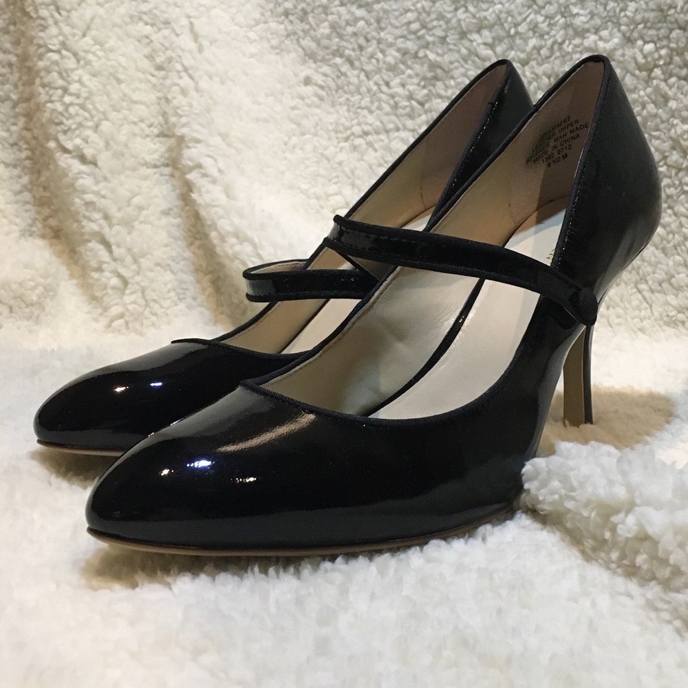 Jones New York Black Patent Leather Dress Shoes.